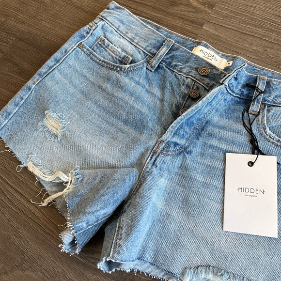 NWT Women’s HIDDEN Denim Shorts - Picture 2 of 3